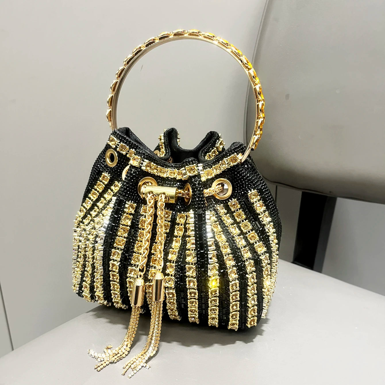 Sac femme design luxe - sac seau élégant à bandoulière