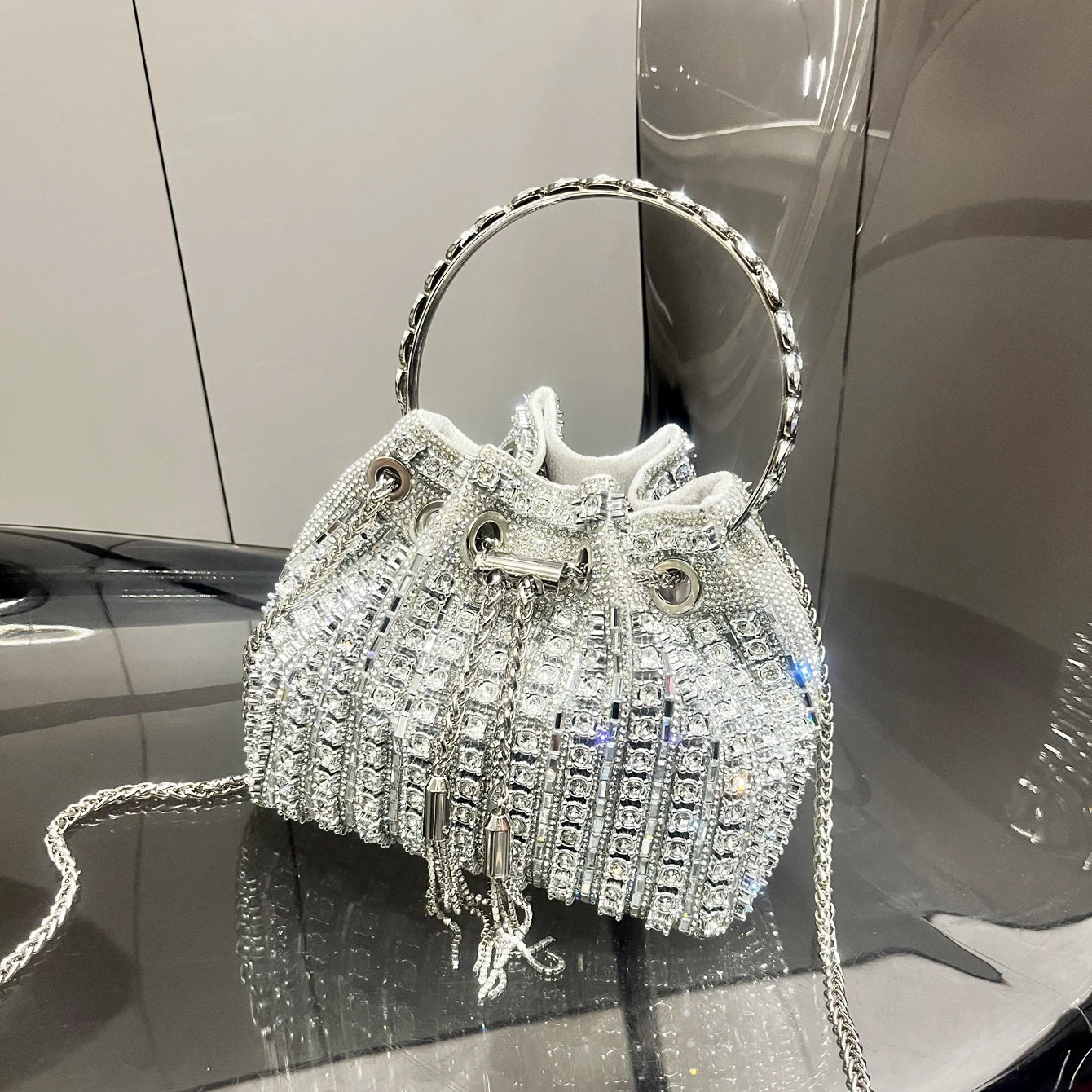 Sac femme design luxe - sac seau élégant à bandoulière