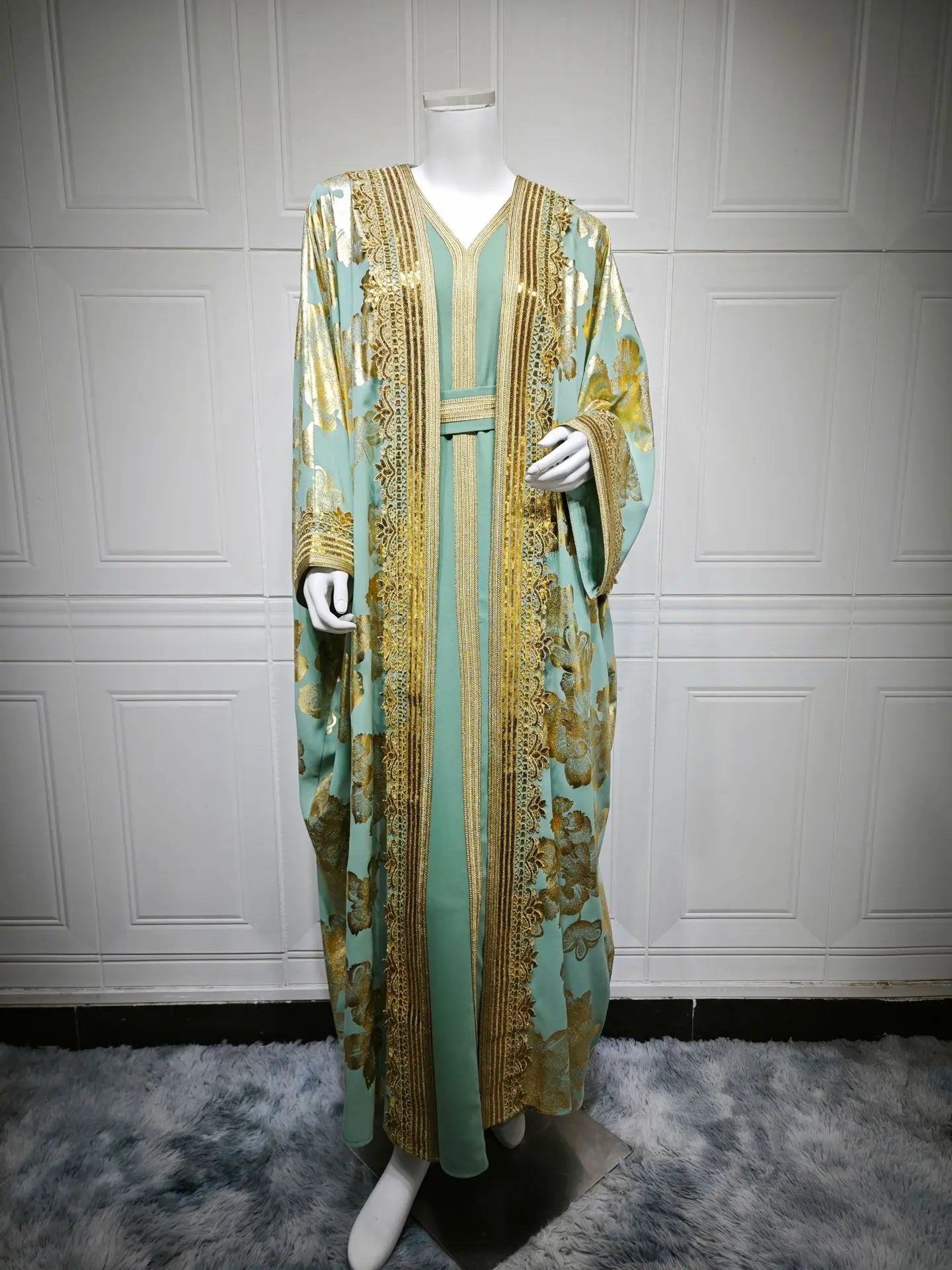2. Kaftan Luxe Femme – Abaya Longue Brodée Style Oriental